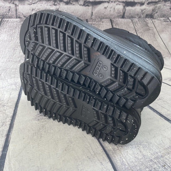 Crocs Classic Neo Puff Shorty Snow Boot 207311 Womens Size 7 New - Picture 7 of 11